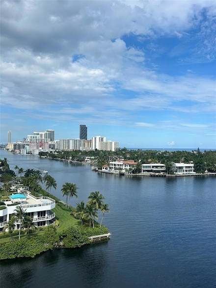 20515 E Country Club Dr Unit 1042, Aventura, FL 33180