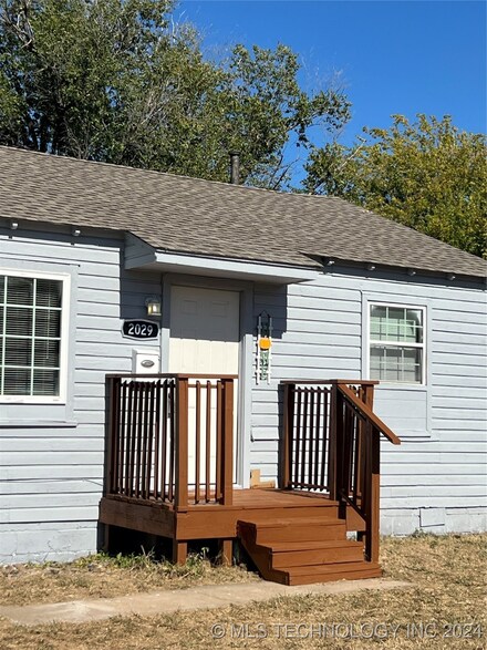 2029 E Woodrow Ct, Tulsa, OK 74110