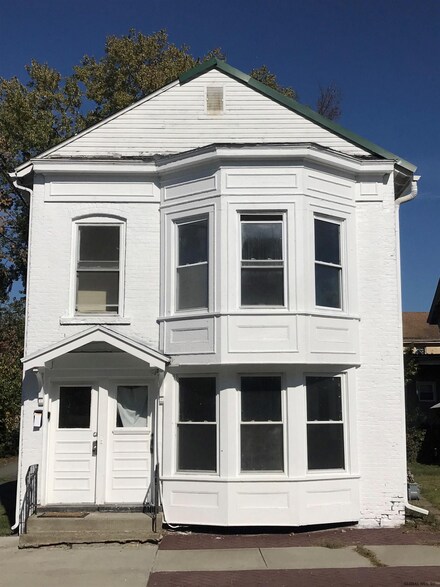 11 113th St, Troy, NY 12182