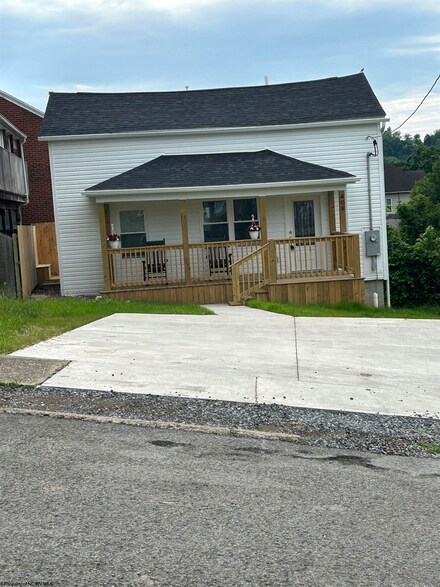 409 Tyler Ave, Clarksburg, WV 26301