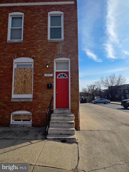 1207 E Lanvale St, Baltimore, MD 21202