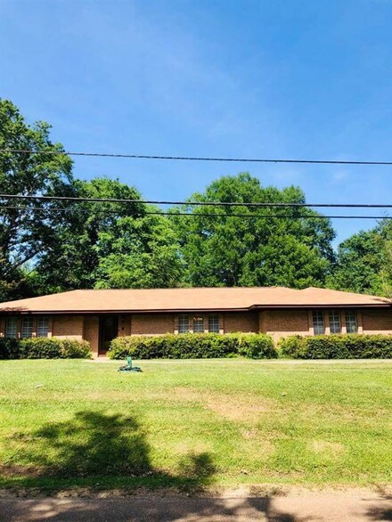 148 W Main St, Florence, MS 39073