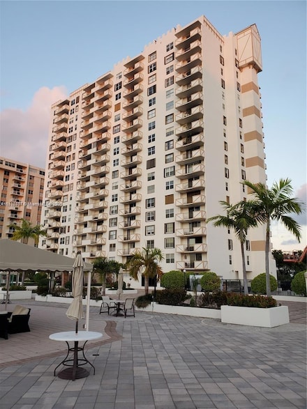 1865 S Ocean Dr Unit 10D, Hallandale Beach, FL 33009