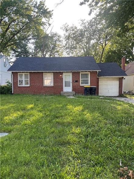 7406 Tracy Ave, Kansas City, MO 64131