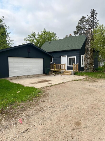 801 Front St, Walker, MN 56484