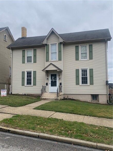 136 Station St, McDonald, PA 15057