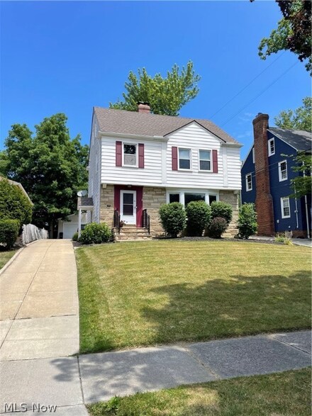 3937 Meadowbrook Blvd, University Heights, OH 44118