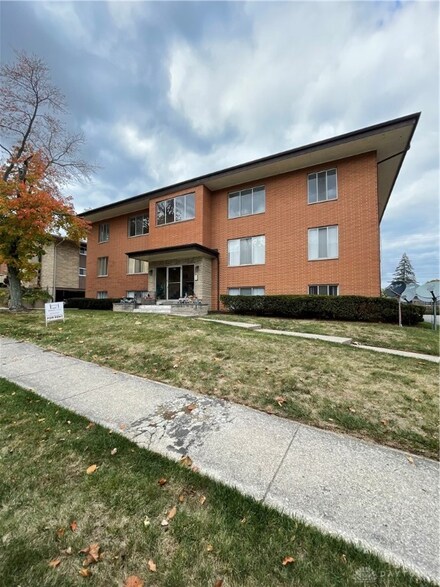539 Heather Dr, Dayton, OH 45405