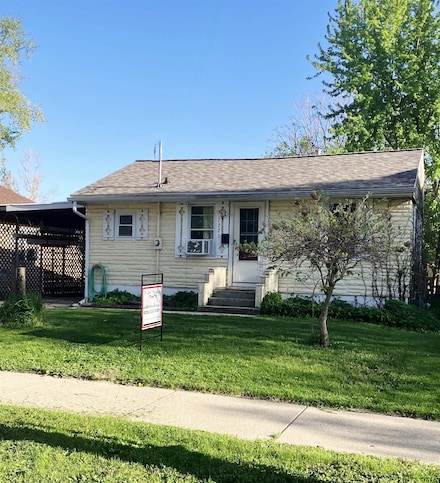 1725 Schlimgen Ave, Madison, WI 53704