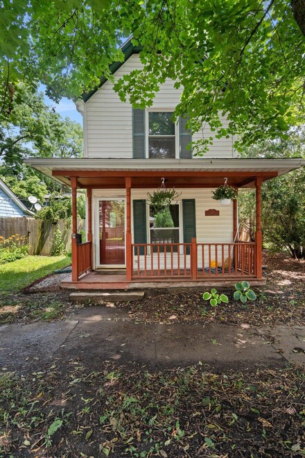 212 Oakwood St, Ypsilanti, MI 48197