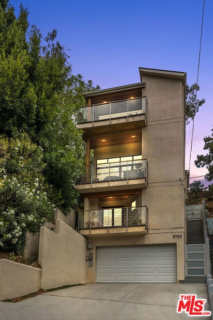 8783 Lookout Mountain Ave, Los Angeles, CA 90046