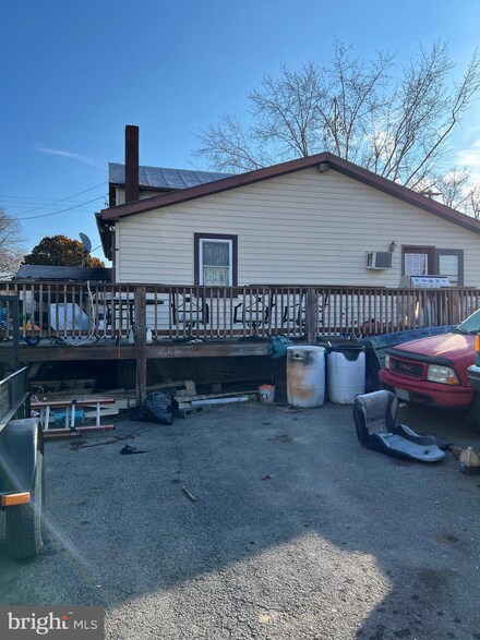 82 N Amelia St, Paw Paw, WV 25434
