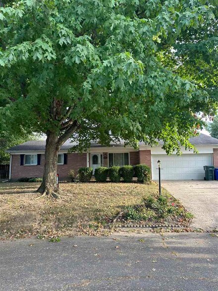 303 Hazelwood Ln, Richmond, IN 47374