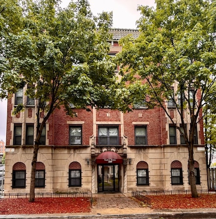 6324 S Kimbark Ave Unit 404, Chicago, IL 60637