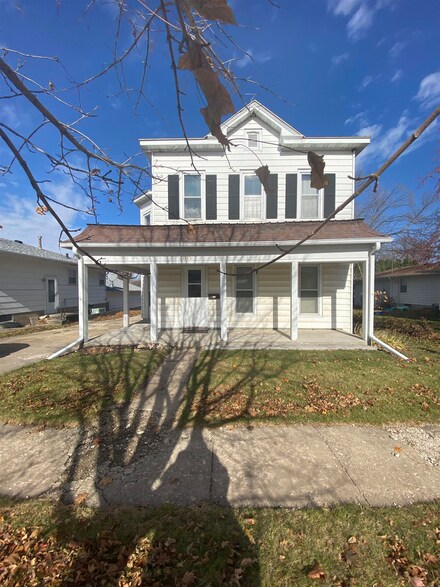 654 2nd St, Traer, IA 50675