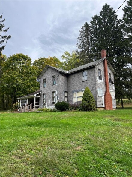 7348 Dari Dell Rd, Guys Mills, PA 16327