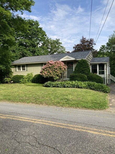78 Cherry St, Spencer, MA 01562