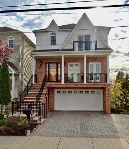134 W 2nd St Unit front, Bayonne, NJ 07002