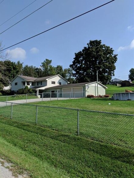 1114 Franklin St, Scottdale, PA 15683