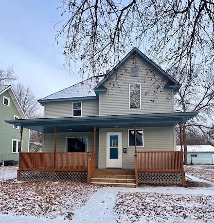 318 S 7th St, Montevideo, MN 56265