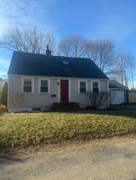 10 Duck Ln, East Weymouth, MA 02189