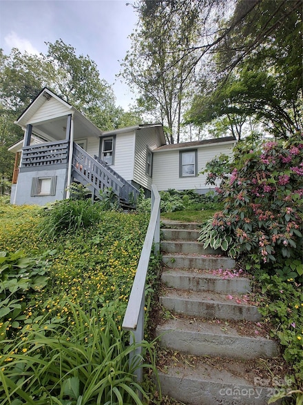 151 S Hill St, Waynesville, NC 28786