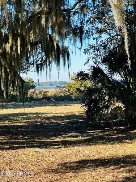 132 Front St, St. Helena Island, SC 29920
