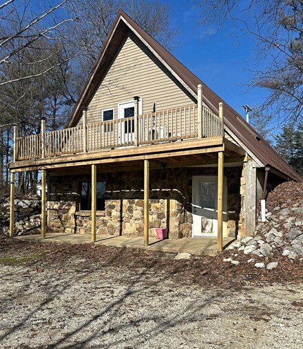 608 Church St, Loogootee, IN 47553