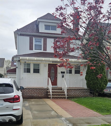9228 217th St, Queens Village, NY 11428