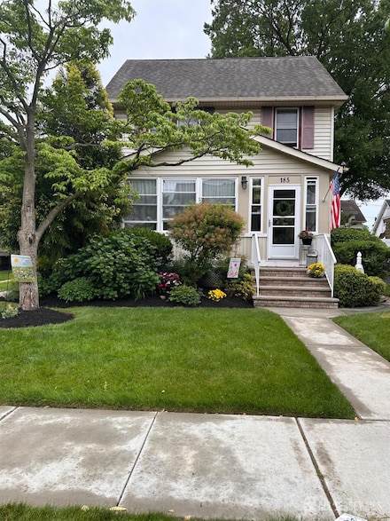 185 Rowland Place, Woodbridge, NJ 07095