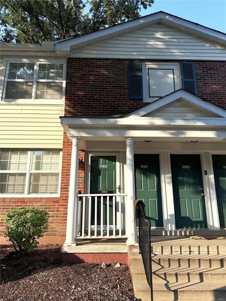 9169 Wrenwood Ln, Saint Louis, MO 63144