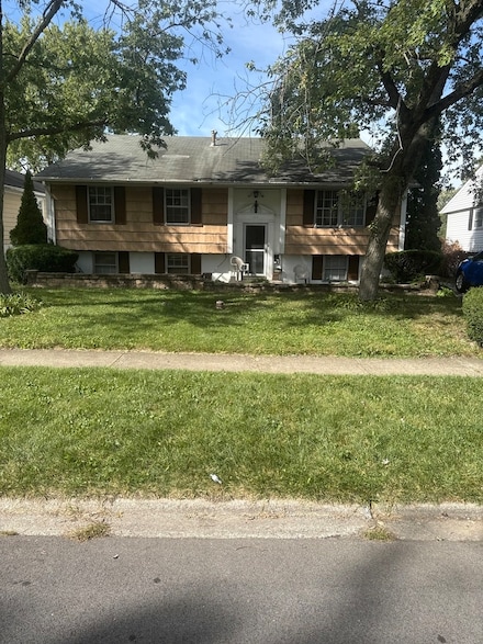 120 S Chestnut Ln, Glenwood, IL 60425