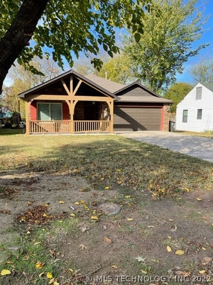 230 S Sandusky Ave, Tulsa, OK 74112