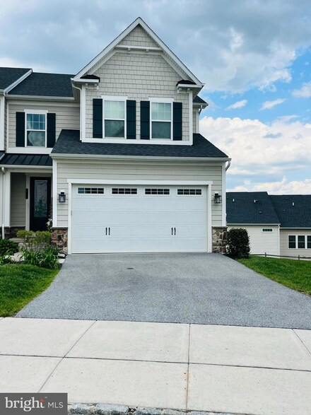 718 Quarry Point Rd, Malvern, PA 19355
