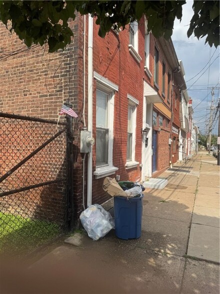 2411 Sarah St, Pittsburgh, PA 15203