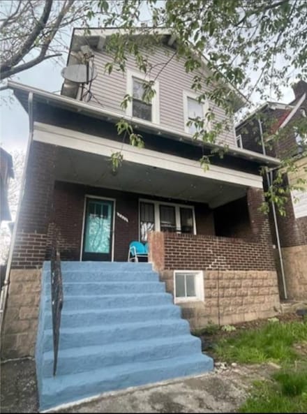 2006 Locust St, Pittsburgh, PA 15218