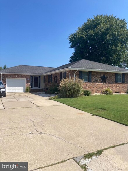 1B Poplar Ave, Bordentown, NJ 08505