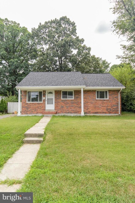 1403 Ruatan St, Hyattsville, MD 20783