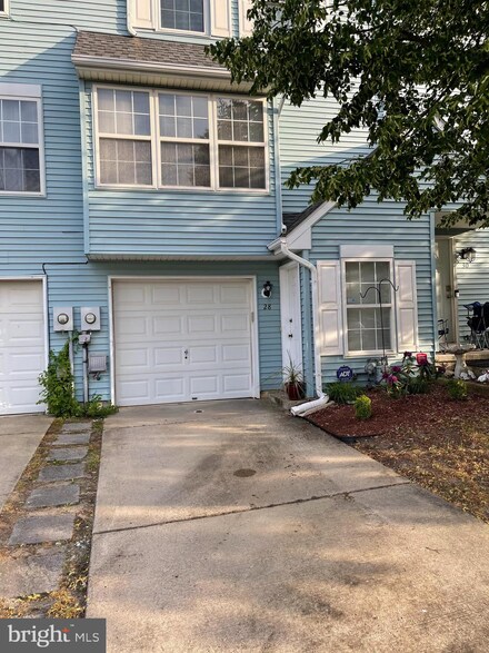 28 Millstream Rd, Pine Hill, NJ 08021