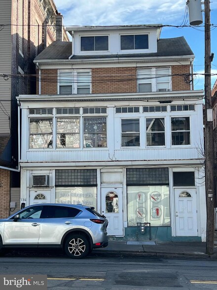 136 & 138 W 3rd St, Mount Carmel, PA 17851