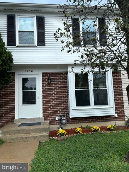 1958 Fountainbrook Ct, Woodbridge, VA 22192