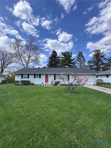 319 Sunrise Dr, Bowling Green, OH 43402