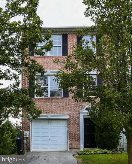 1 Emandan Ln, Hockessin, DE 19707
