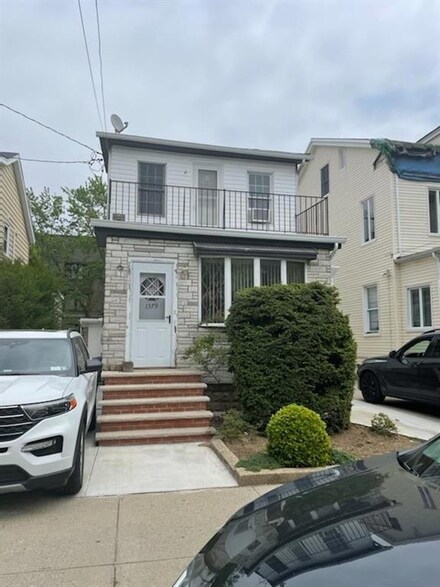 1379 E 31st St, Brooklyn, NY 11210
