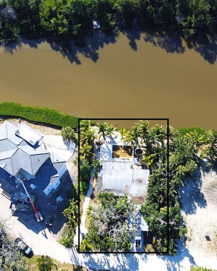 8534 Heron Lagoon Cir, Sarasota, FL 34242