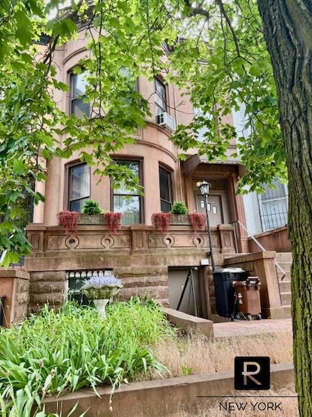 1206 Union St, Brooklyn, NY 11225