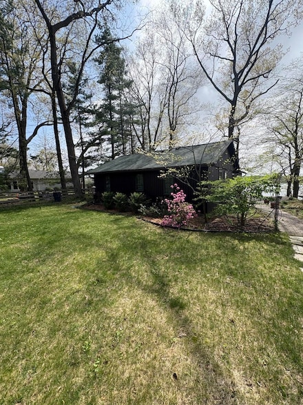 59672 Summit St, Three Rivers, MI 49093