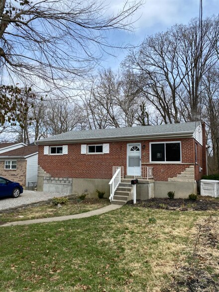 1360 Columbus Ave, Cincinnati, OH 45255