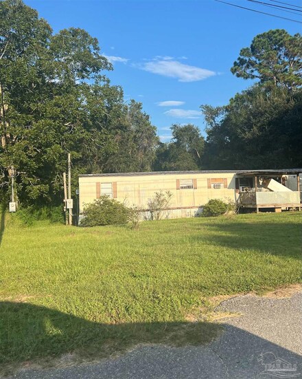4532 Struth Ln, Milton, FL 32571