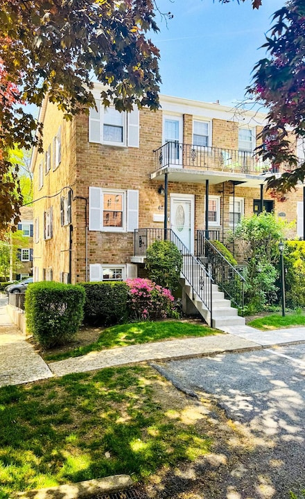 67 Georgia Ave Unit 14D, Bronxville, NY 10708